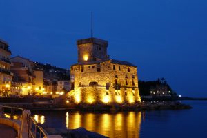 World___Italy_Night_lights_in_the_resort_of_Rapallo__Italy_065001_